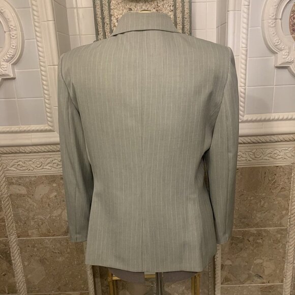Le Suit. Size 18. Professional PinStripe Blazer. Lined. Rayon Blend. WTC. - Picture 4 of 6